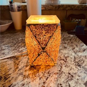 Scentsy warmer ! Excellent condition ! (Mosaic copper design)